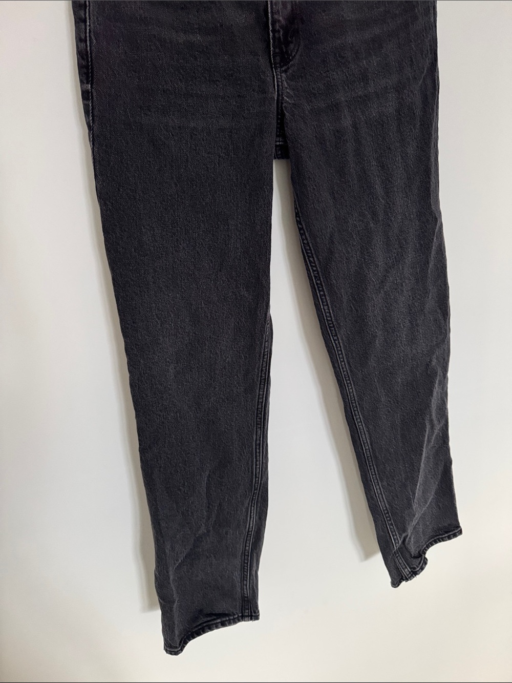 Abercrombie & Fitch Women's Black Straight-Leg Jeans - Picture 5 of 10
